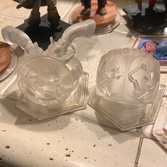 Disney Infinity xbox 360 bundle game, figures, disc - Picture 5 of 6